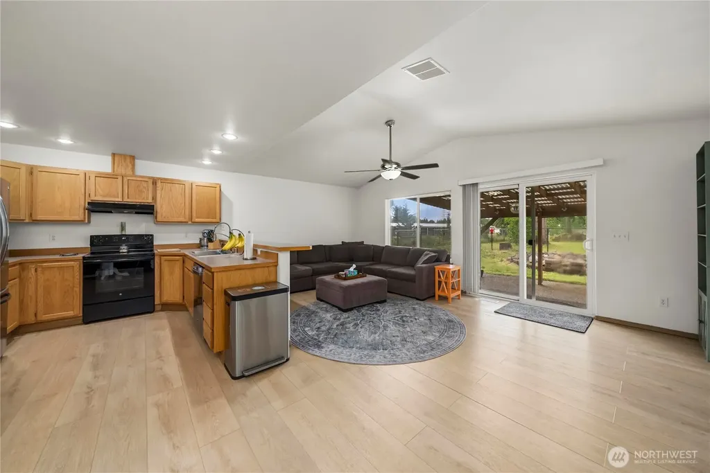10309 School Land Road SW Rochester WA 98579