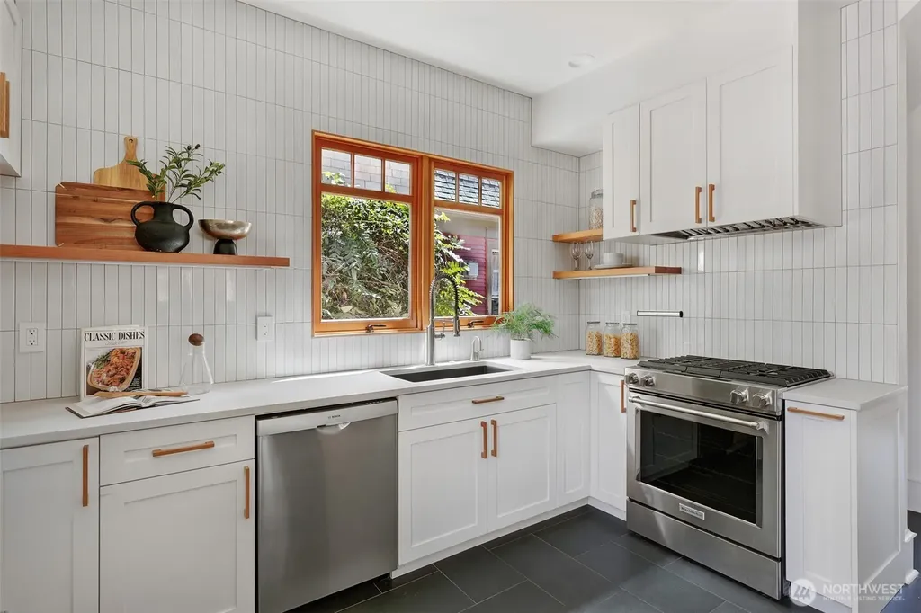 1110 E Denny Seattle WA 98122