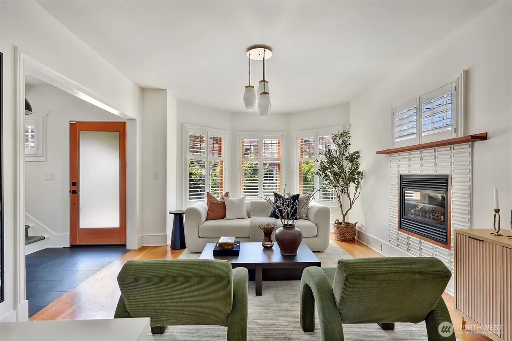 1110 E Denny Seattle WA 98122
