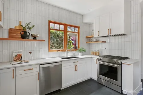 1110 E Denny Seattle WA 98122