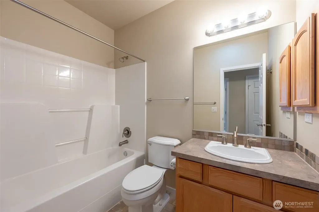 4986 Meriwood Drive NE Lacey WA 98516