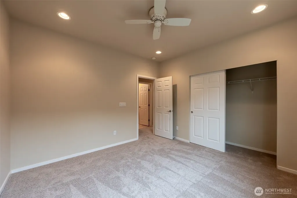 4986 Meriwood Drive NE Lacey WA 98516