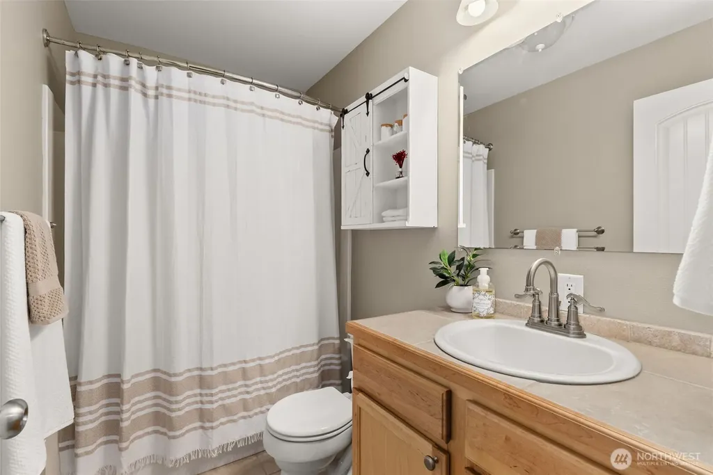 242 Kennicott Road Chehalis WA 98532