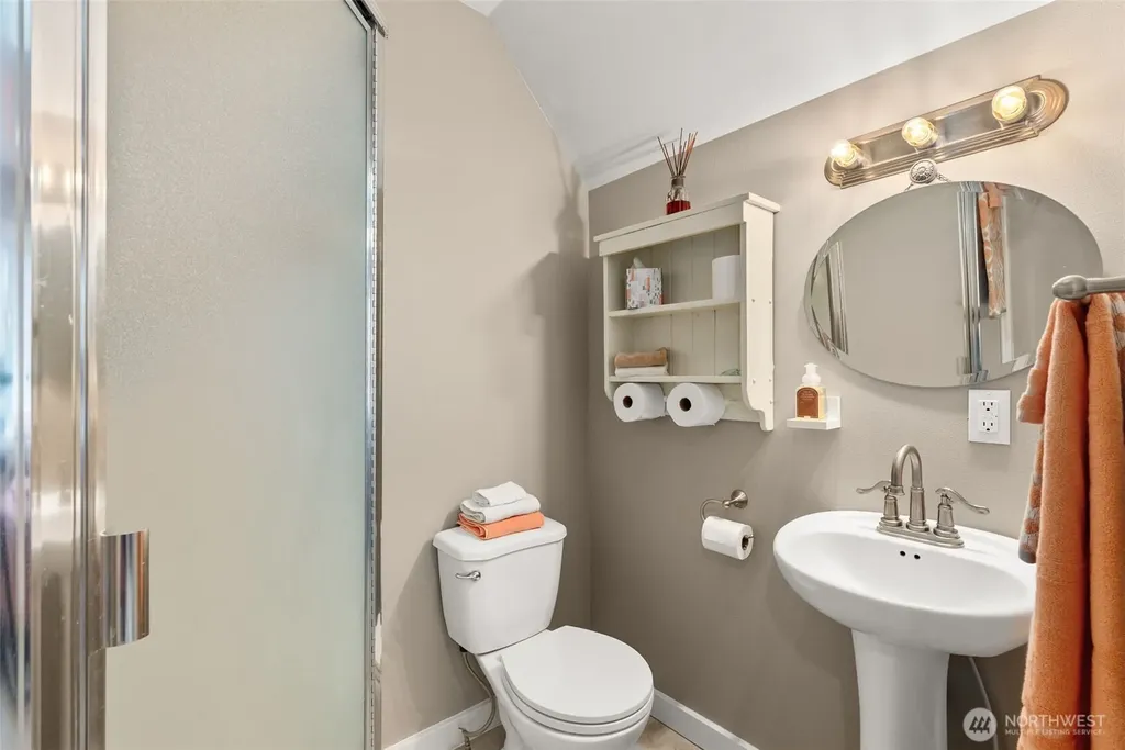 242 Kennicott Road Chehalis WA 98532