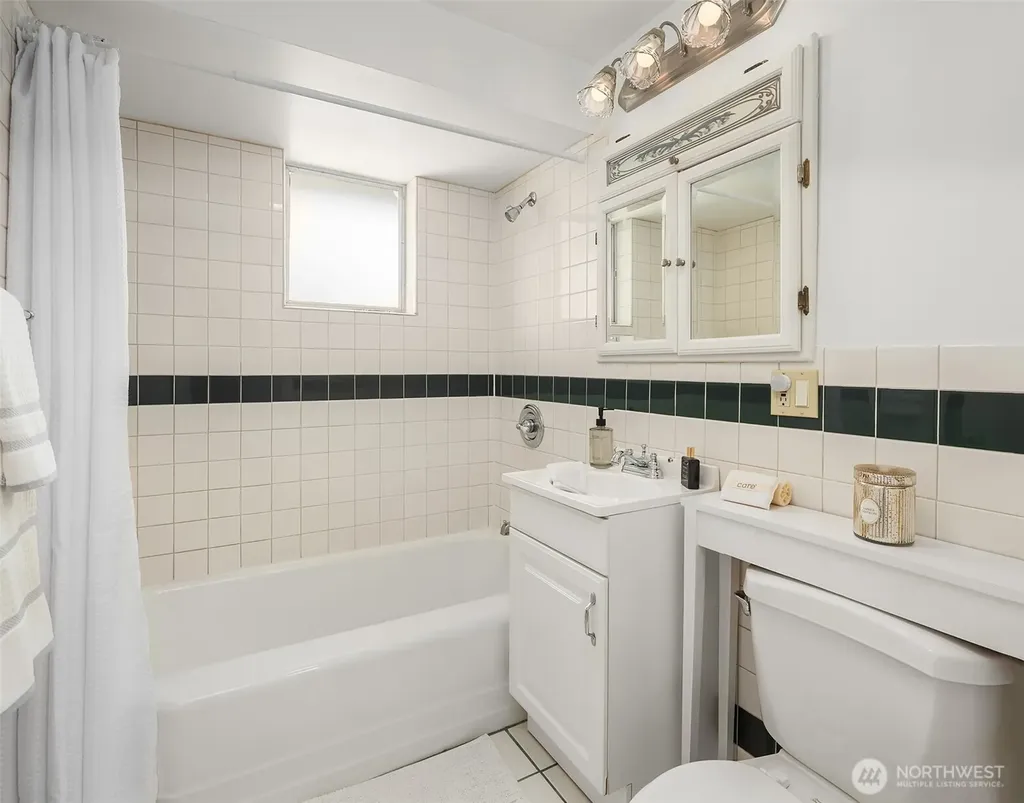 12742 Palatine Avenue N Seattle WA 98133
