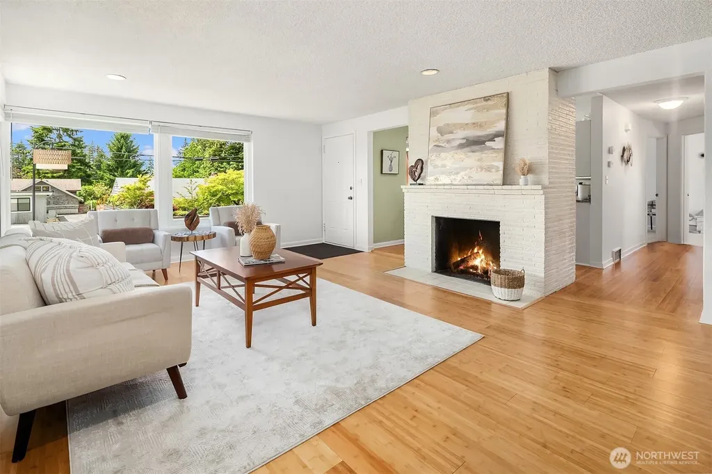 12742 Palatine Avenue N Seattle WA 98133