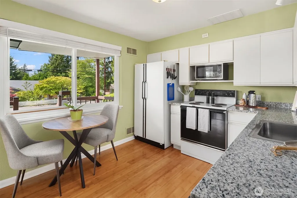 12742 Palatine Avenue N Seattle WA 98133