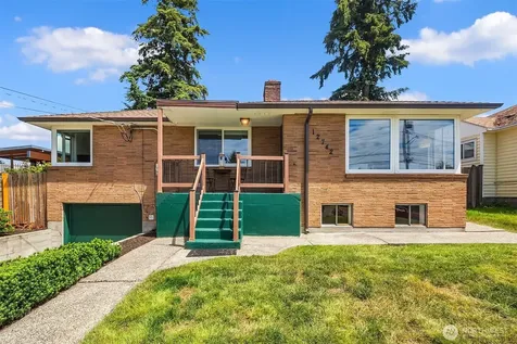 12742 Palatine Avenue N Seattle WA 98133
