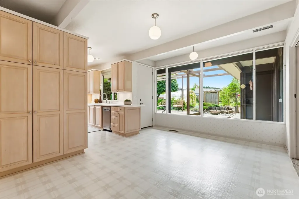 2406 Emerald Drive Milton WA 98354
