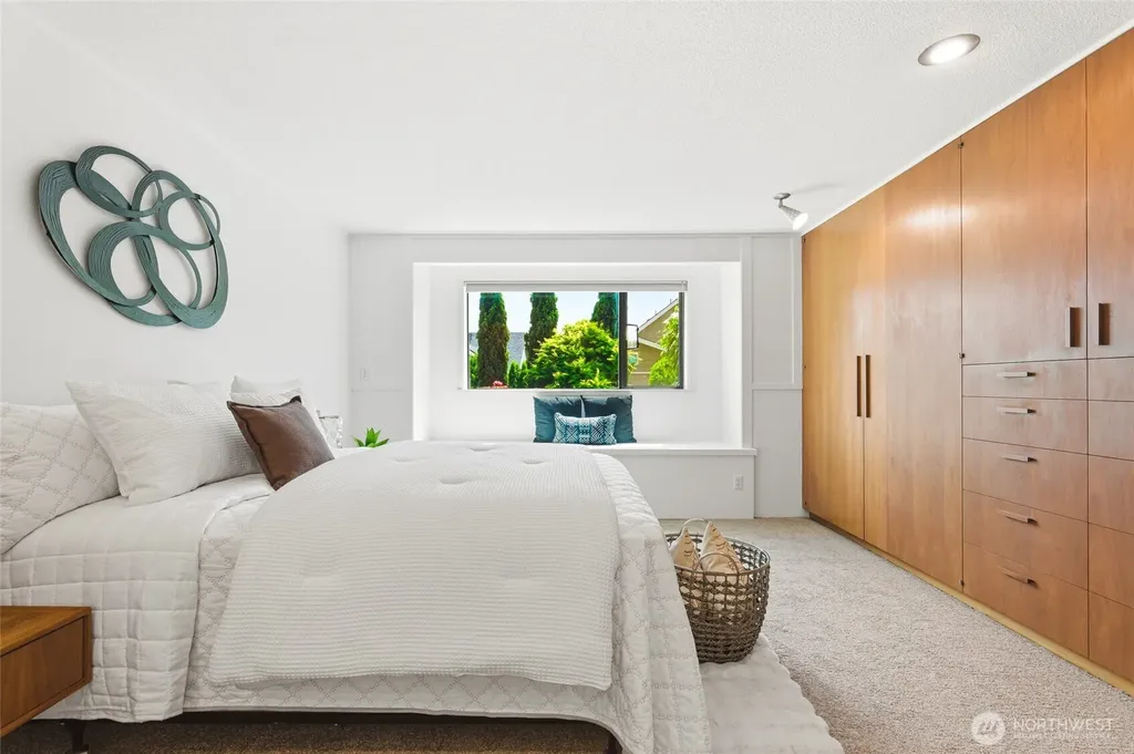 2406 Emerald Drive Milton WA 98354