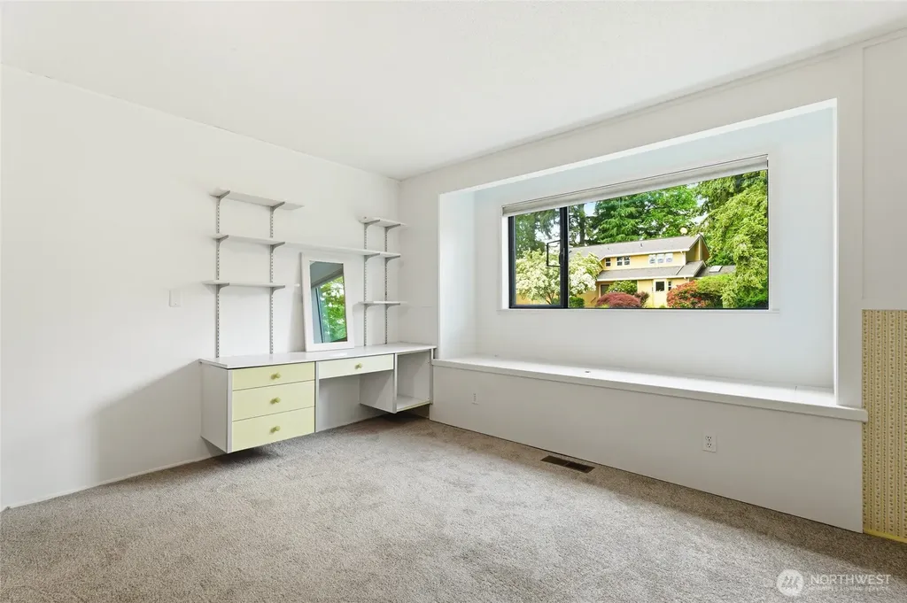 2406 Emerald Drive Milton WA 98354