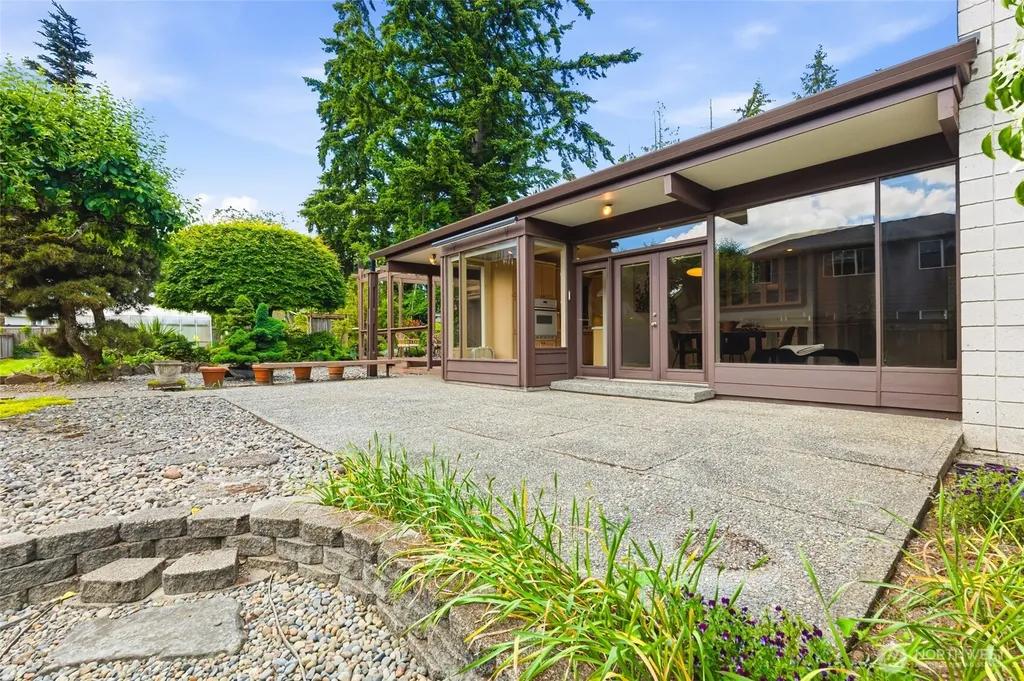2406 Emerald Drive Milton WA 98354