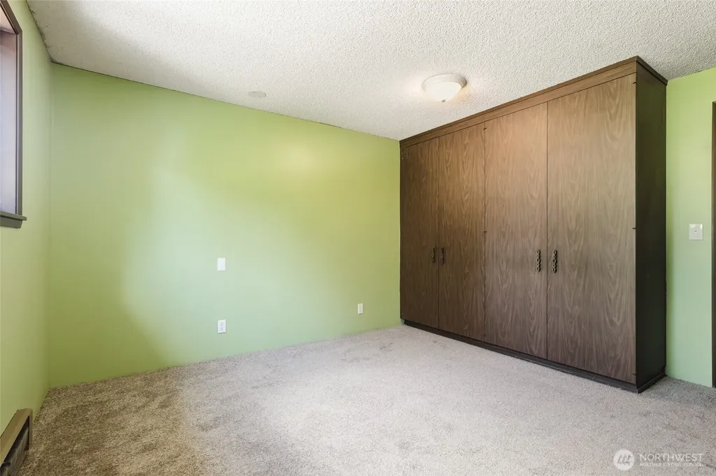2406 Emerald Drive Milton WA 98354