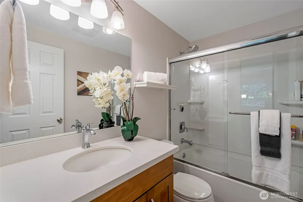 3401 79th Avenue SE Mercer Island WA 98040