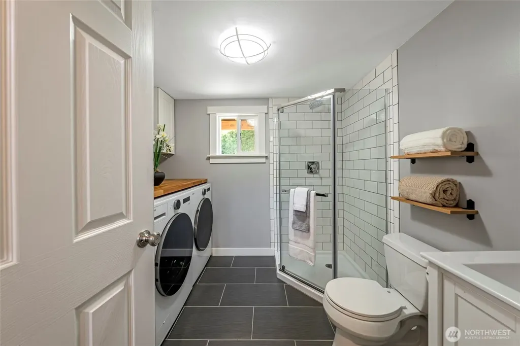 3401 79th Avenue SE Mercer Island WA 98040