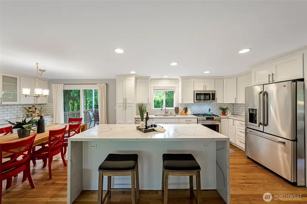3401 79th Avenue SE Mercer Island WA 98040