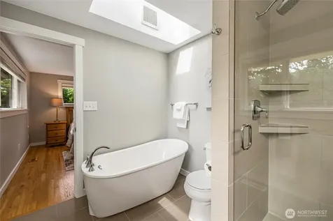 3401 79th Avenue SE Mercer Island WA 98040