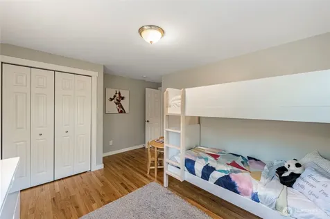 3401 79th Avenue SE Mercer Island WA 98040