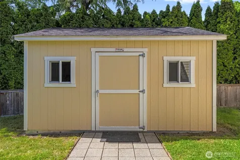 3401 79th Avenue SE Mercer Island WA 98040