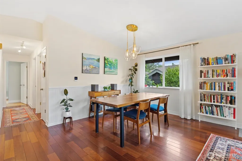 3238 Walnut Avenue SW Seattle WA 98116