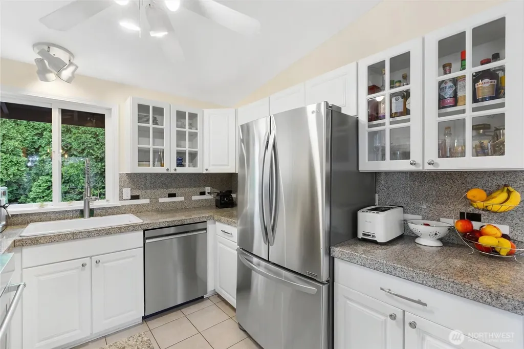 3238 Walnut Avenue SW Seattle WA 98116
