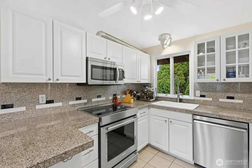 3238 Walnut Avenue SW Seattle WA 98116