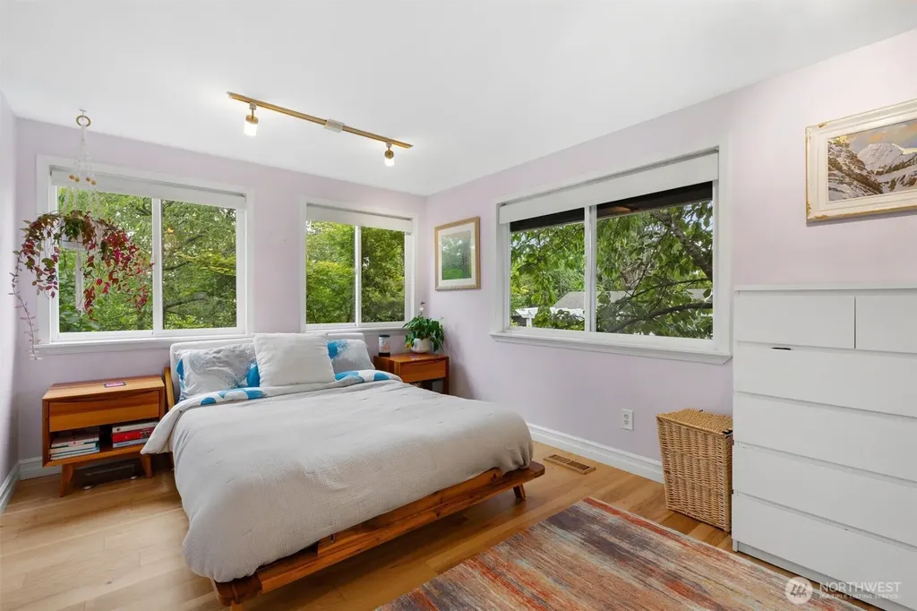 3238 Walnut Avenue SW Seattle WA 98116
