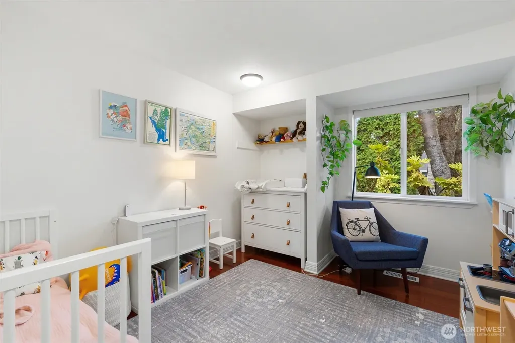 3238 Walnut Avenue SW Seattle WA 98116