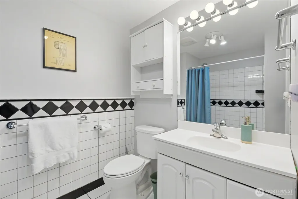 3238 Walnut Avenue SW Seattle WA 98116