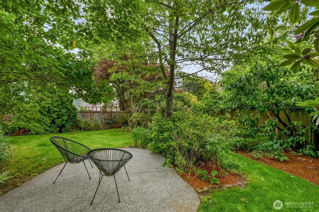 3238 Walnut Avenue SW Seattle WA 98116