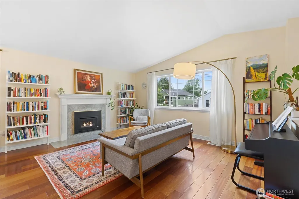 3238 Walnut Avenue SW Seattle WA 98116