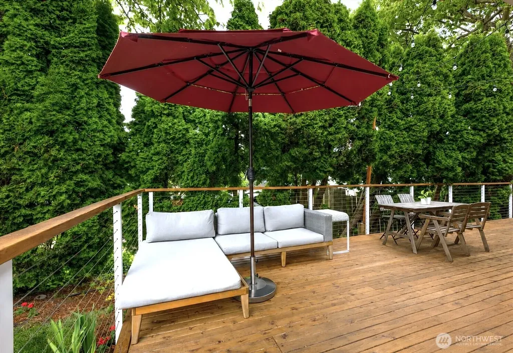3238 Walnut Avenue SW Seattle WA 98116