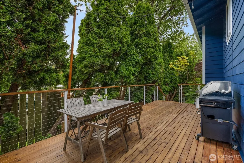 3238 Walnut Avenue SW Seattle WA 98116