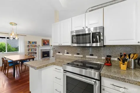 3238 Walnut Avenue SW Seattle WA 98116