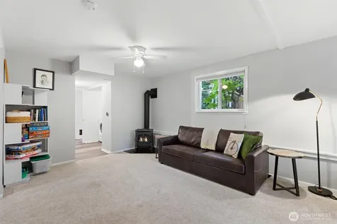 3238 Walnut Avenue SW Seattle WA 98116