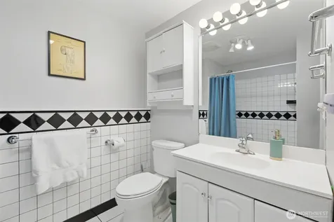 3238 Walnut Avenue SW Seattle WA 98116