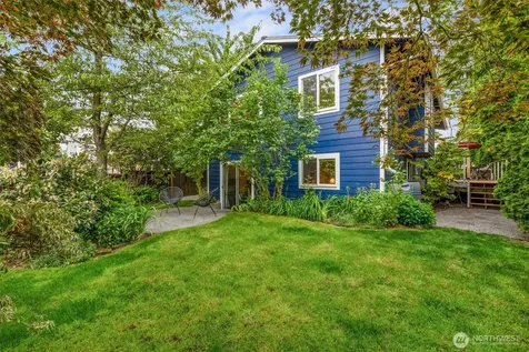 3238 Walnut Avenue SW Seattle WA 98116