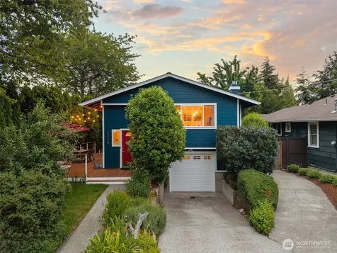 3238 Walnut Avenue SW Seattle WA 98116