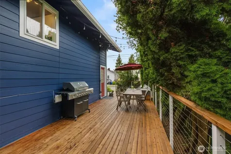 3238 Walnut Avenue SW Seattle WA 98116
