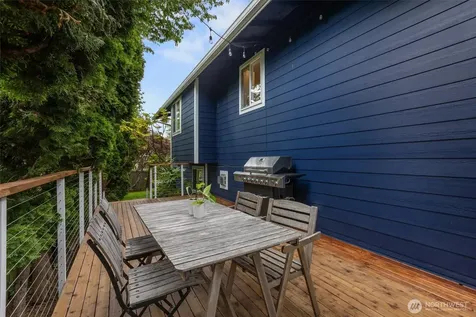 3238 Walnut Avenue SW Seattle WA 98116