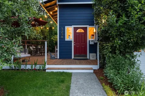 3238 Walnut Avenue SW Seattle WA 98116
