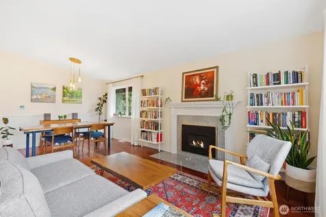 3238 Walnut Avenue SW Seattle WA 98116