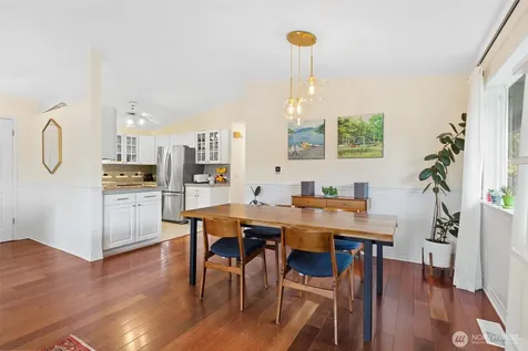 3238 Walnut Avenue SW Seattle WA 98116