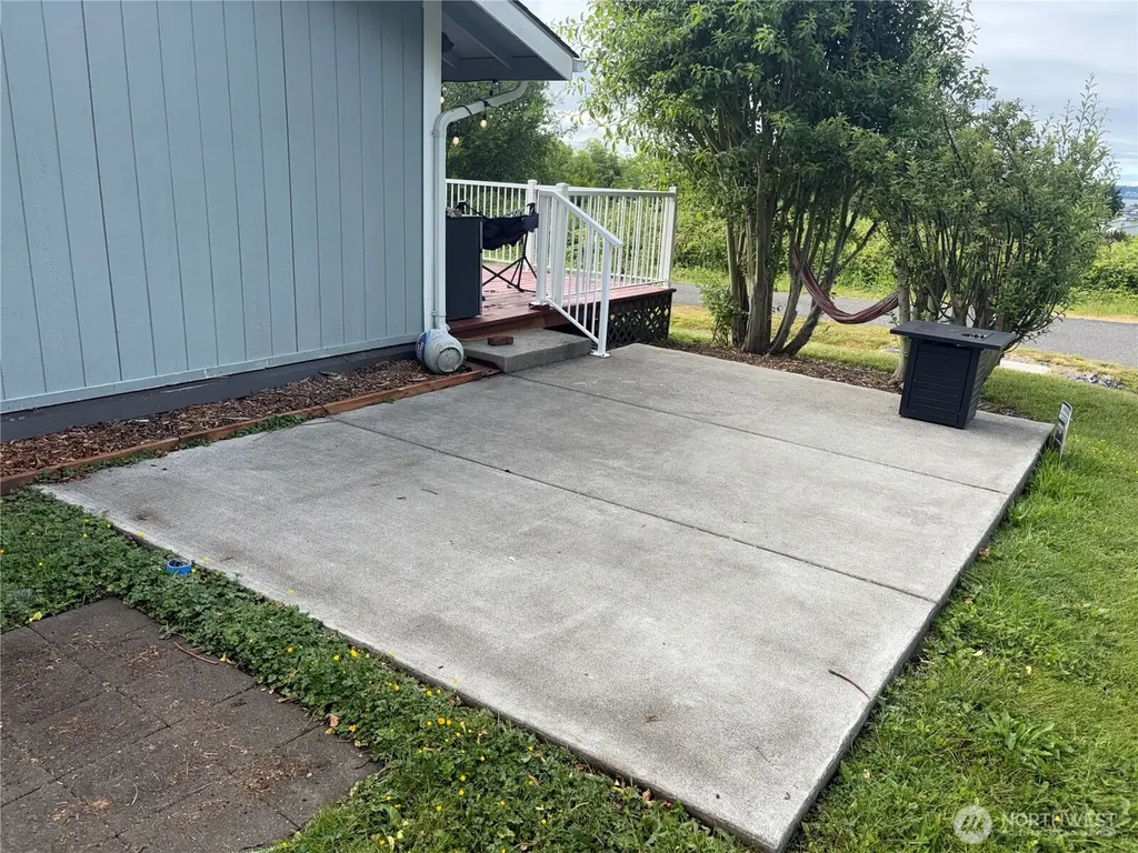 8404 Treevue Blaine WA 98230