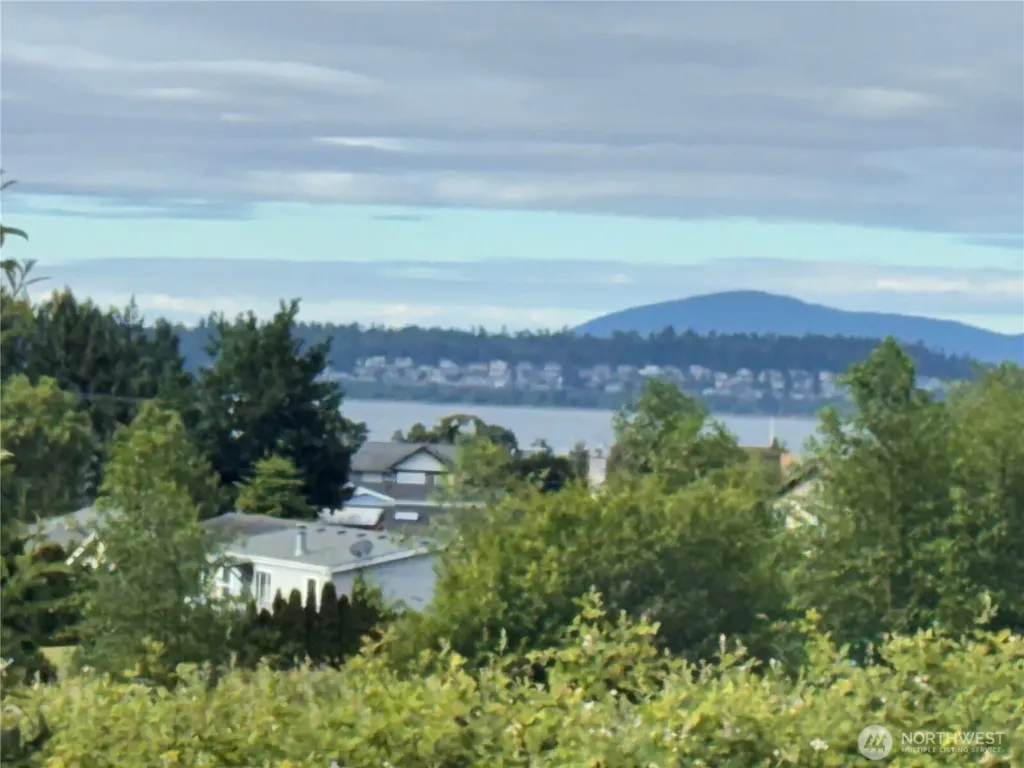8404 Treevue Blaine WA 98230
