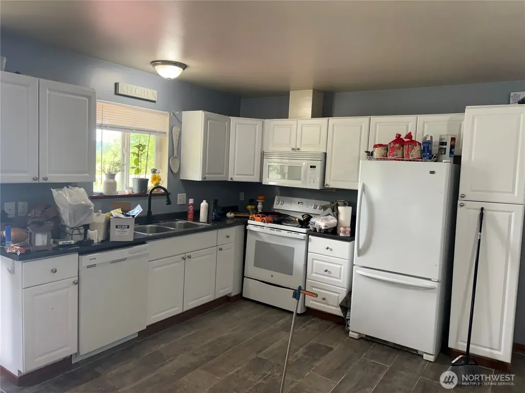 8404 Treevue Blaine WA 98230