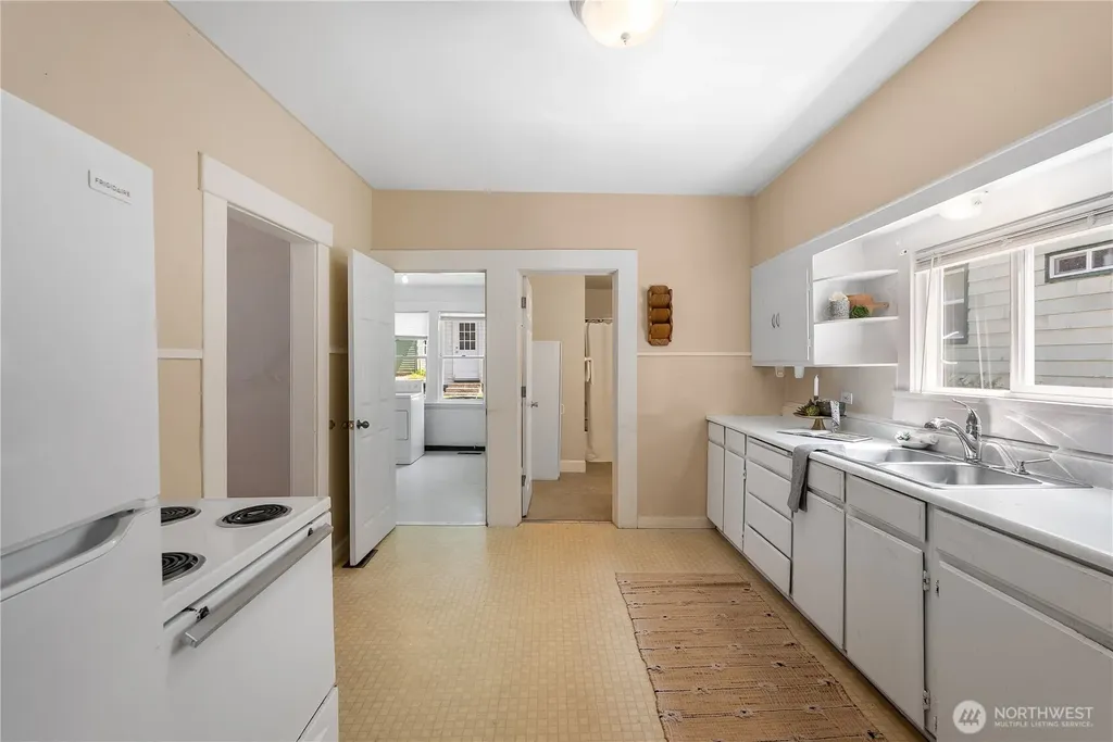 1152 Ellis Street Bellingham WA 98225