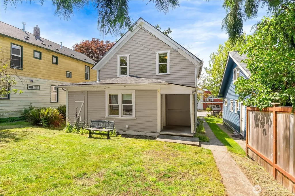 1152 Ellis Street Bellingham WA 98225