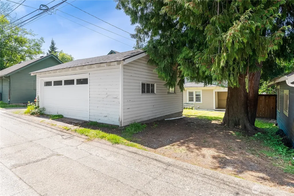 1152 Ellis Street Bellingham WA 98225