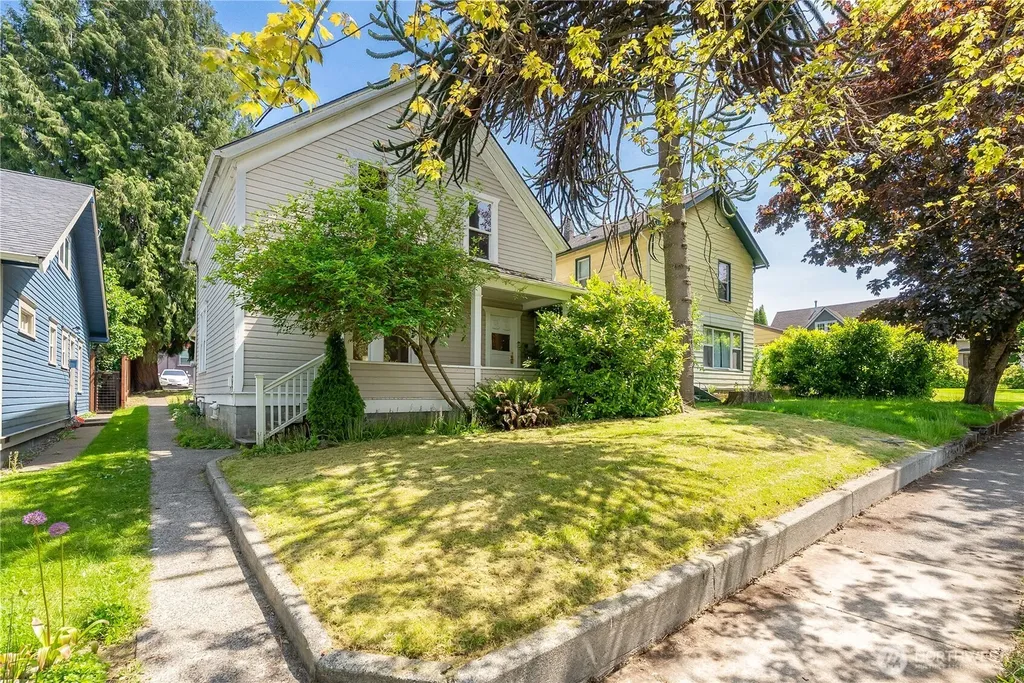 1152 Ellis Street Bellingham WA 98225